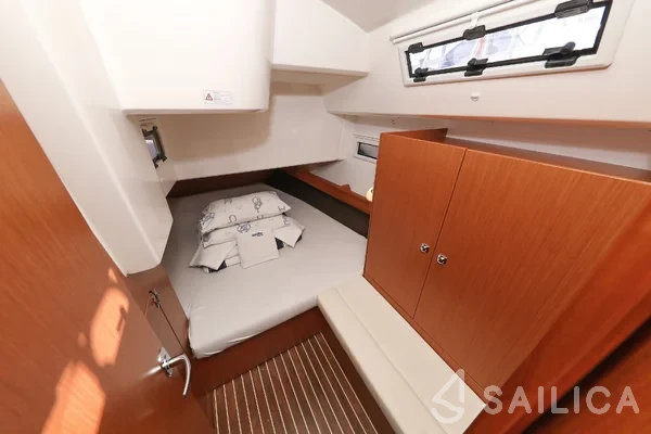 Bavaria 41 Cruiser - Yacht Charter Sailica