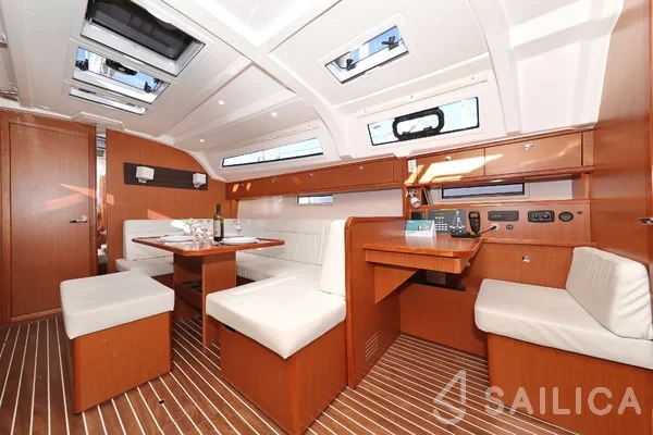 Bavaria 41 Cruiser - Yacht Charter Sailica
