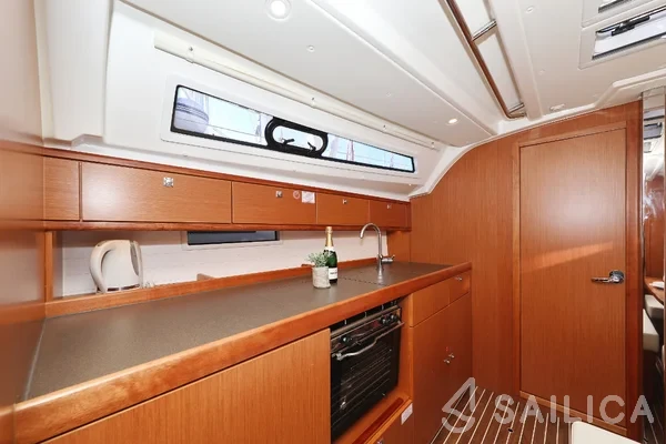 Bavaria 41 Cruiser - Yacht Charter Sailica