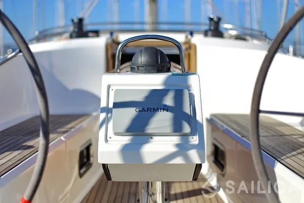 Bavaria 41 Cruiser - Yacht Charter Sailica
