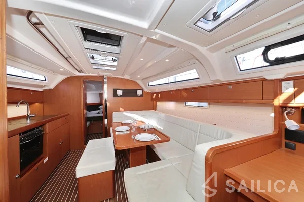 Bavaria 41 Cruiser - Yacht Charter Sailica