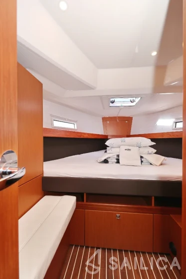 Bavaria 41 Cruiser - Yacht Charter Sailica