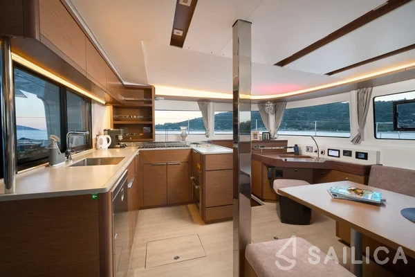 Lagoon 46  - Photo #45 Lagoon 46  - Yacht Charter Sailica