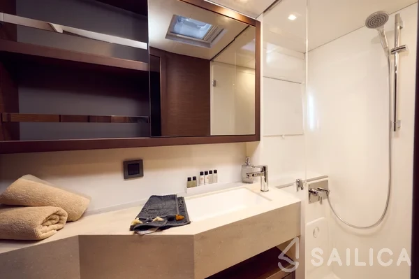 Lagoon 46  - Photo #48 Lagoon 46  - Yacht Charter Sailica