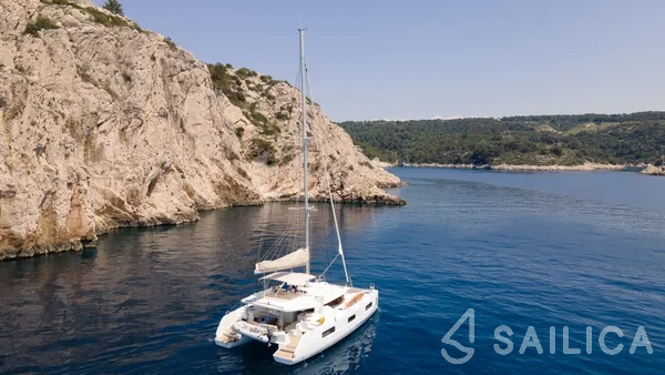 Lagoon 46  - Photo #32 Lagoon 46  - Yacht Charter Sailica