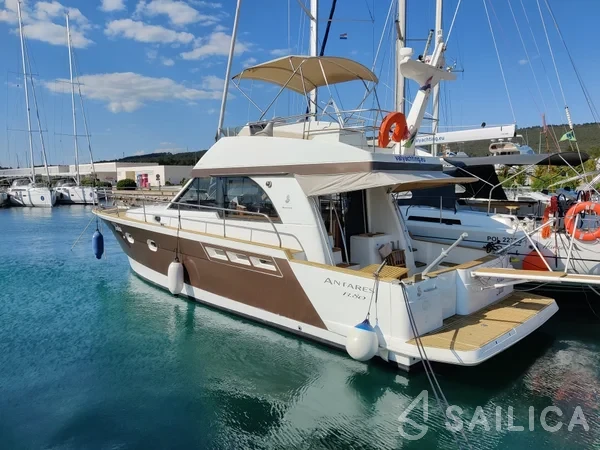 Antares 13.80 - Yacht Charter Sailica