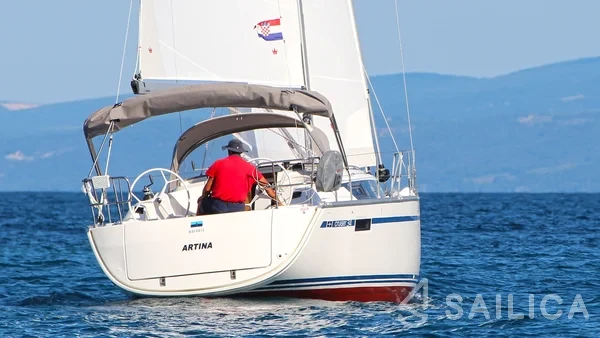 Bavaria 34 Cruiser - Yacht Charter Sailica