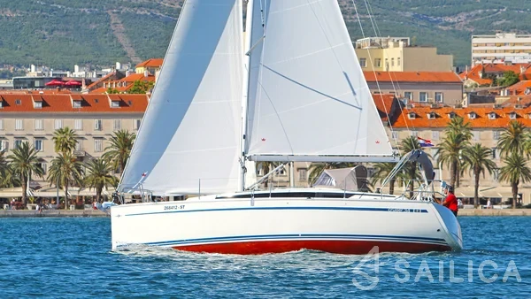 Bavaria 34 Cruiser - Yacht Charter Sailica