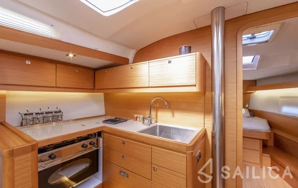 Dufour 43 C - Yacht Charter Sailica