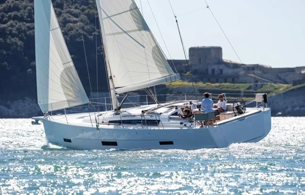 Dufour 430 Grand Large - Yacht Charter Sailica