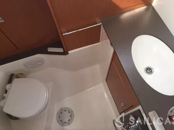 Bavaria 37 Cruiser - Yacht Charter Sailica