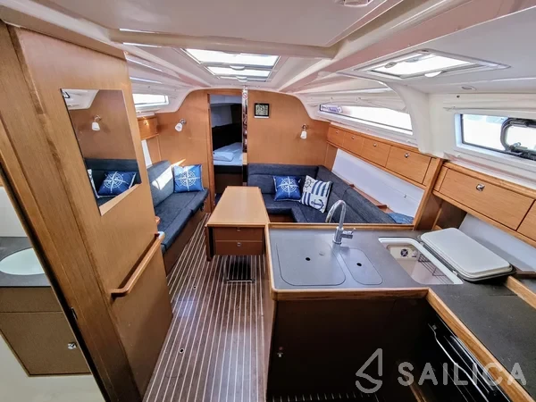 Bavaria 37 Cruiser - Yacht Charter Sailica