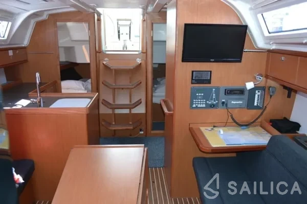 Bavaria 37 Cruiser - Yacht Charter Sailica
