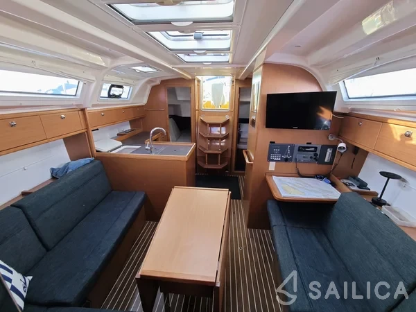 Bavaria 37 Cruiser - Yacht Charter Sailica