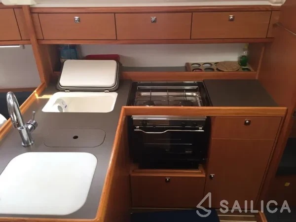 Bavaria 37 Cruiser - Yacht Charter Sailica