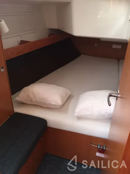 Bavaria 37 Cruiser - Yacht Charter Sailica