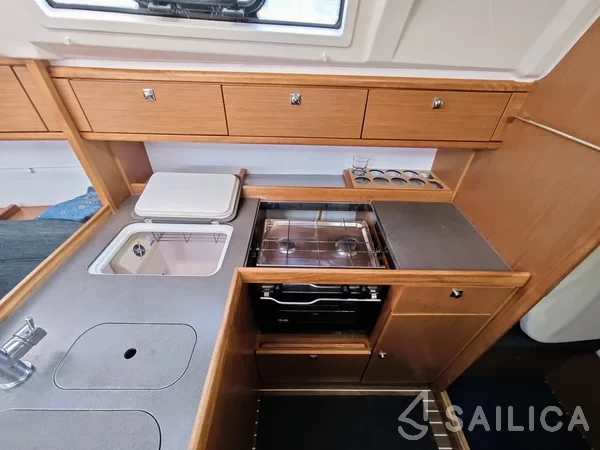 Bavaria 37 Cruiser - Yacht Charter Sailica