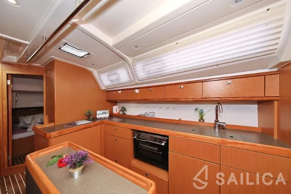 Bavaria 46 Cruiser - Yacht Charter Sailica