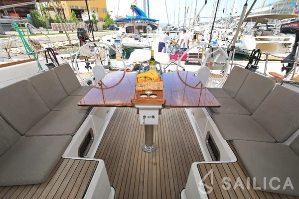 Bavaria 46 Cruiser - Yacht Charter Sailica