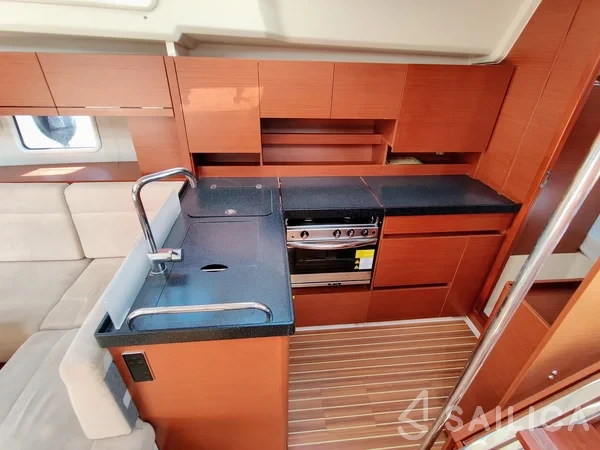 Hanse 458 - Yacht Charter Sailica