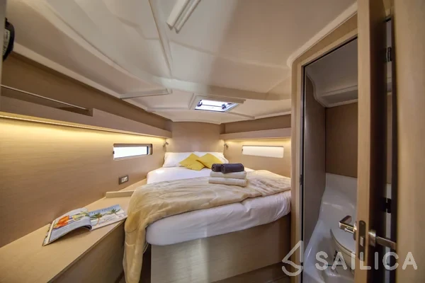 Oceanis 40.1 - Yacht Charter Sailica