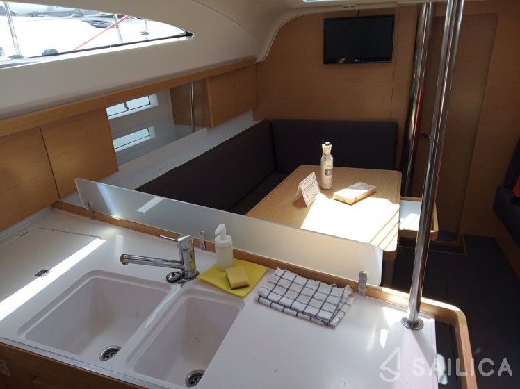 Elan 444 Impression - Yacht Charter Sailica
