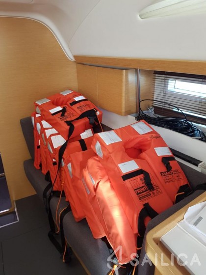 Elan 444 Impression - Yacht Charter Sailica