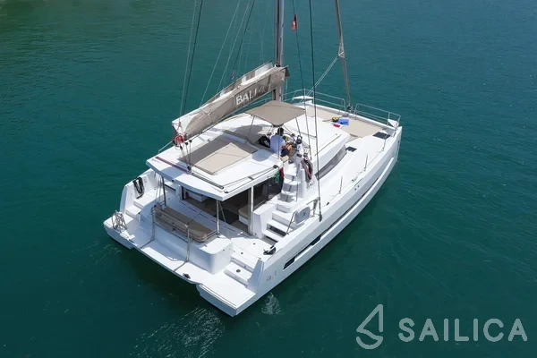 Bali 4.1 - Yacht Charter Sailica