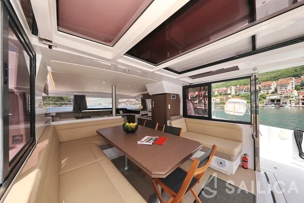Bali 4.1 - Yacht Charter Sailica