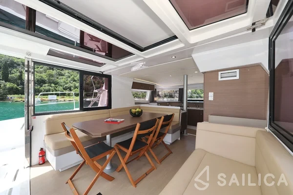 Bali 4.1 - Yacht Charter Sailica