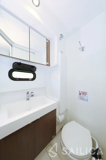 Bali 4.1 - Yacht Charter Sailica