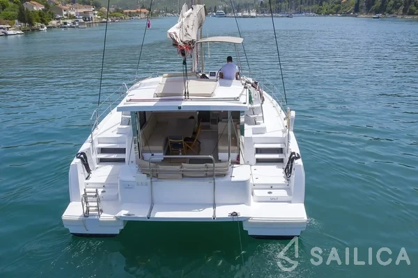 Bali 4.1 - Yacht Charter Sailica