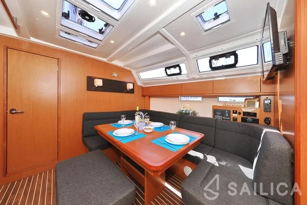 Bavaria 46 Cruiser - Yacht Charter Sailica