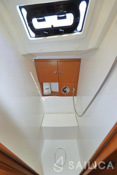 Bavaria 46 Cruiser - Yacht Charter Sailica
