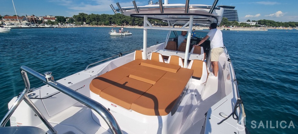 Axopar 37 - Yacht Charter Sailica