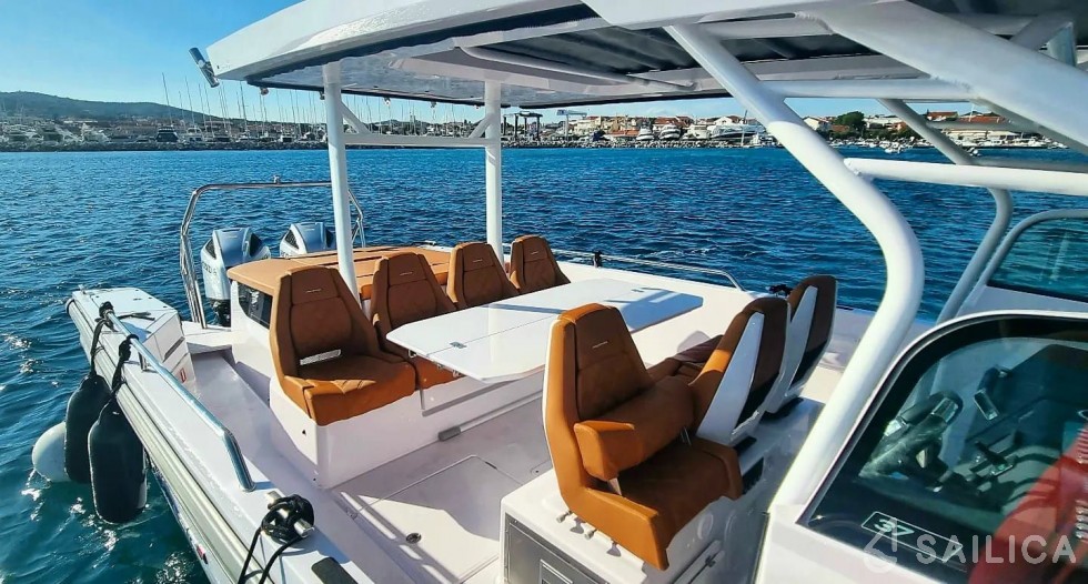 Axopar 37 - Yacht Charter Sailica