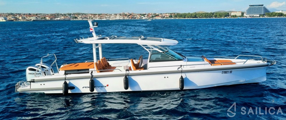 Axopar 37 - Yacht Charter Sailica