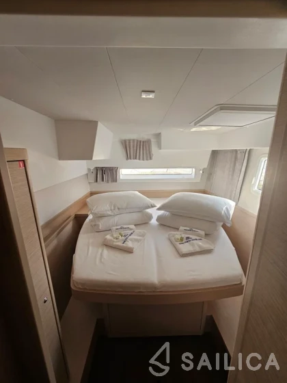 Lagoon 42 - Yacht Charter Sailica