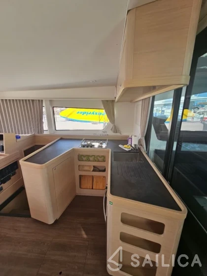 Lagoon 42 - Yacht Charter Sailica