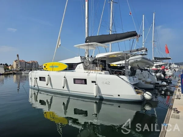 Lagoon 42 - Yacht Charter Sailica
