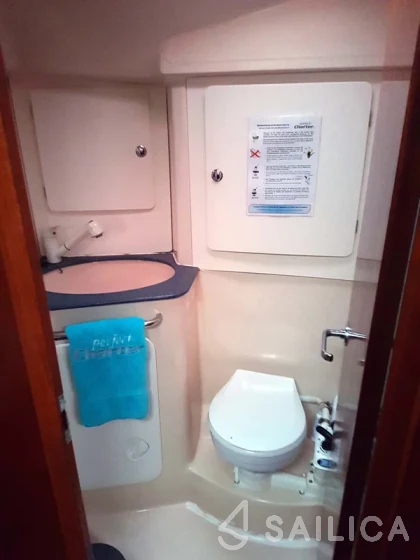 Bavaria 41 Cruiser - Yacht Charter Sailica