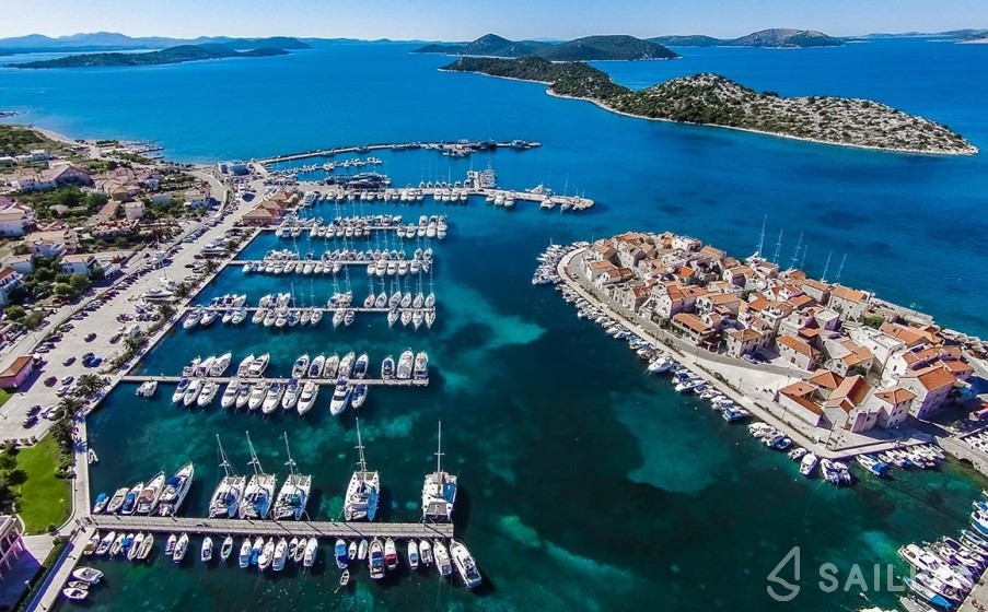 Atlantic Marine 730 - Yacht Charter Sailica