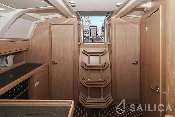 Bavaria 37 Cruiser - Yacht Charter Sailica