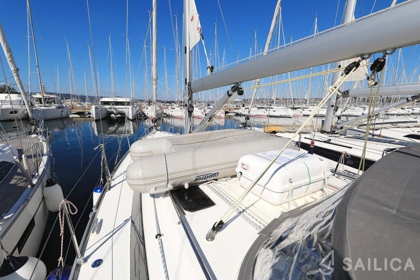 Bavaria 37 Cruiser - Yacht Charter Sailica