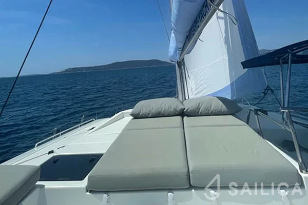 Astréa 42 - Yacht Charter Sailica