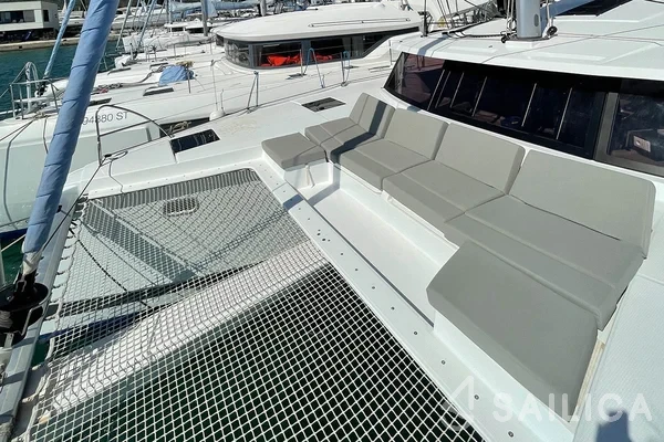 Astréa 42 - Yacht Charter Sailica