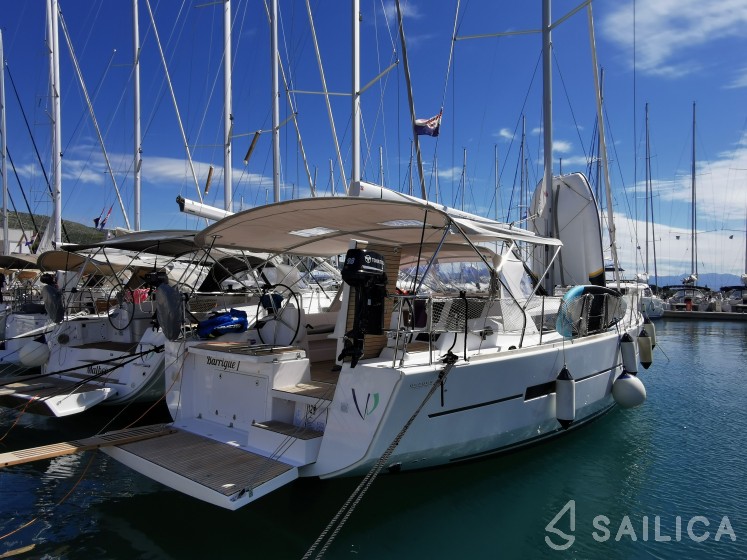 Dufour 460 GL - Yacht Charter Sailica