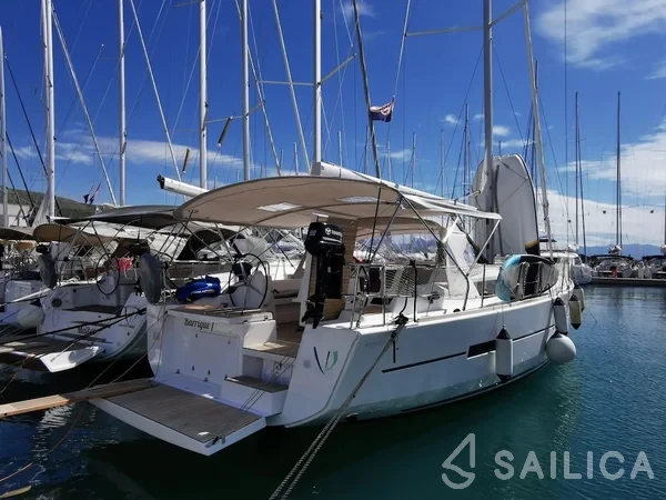 Dufour 460 GL - Yacht Charter Sailica
