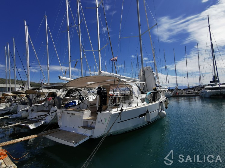 Dufour 460 GL - Yacht Charter Sailica