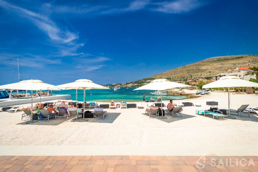 Sun Odyssey 449 - Yacht Charter Sailica